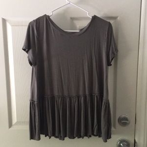 Women’s gray shirt